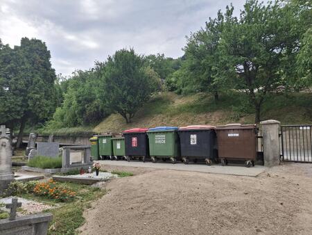 Plato na starem pokopališču v Zrečah