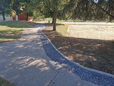 Urejeno odvodnjavanje pri odbojkarskem igrišču Osnovne šole Zreče